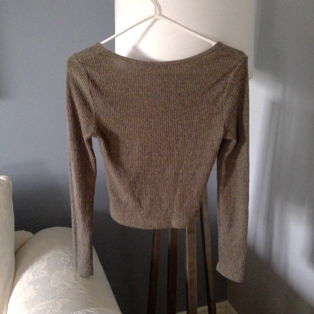 Green crop top - Picture 3 of 7
